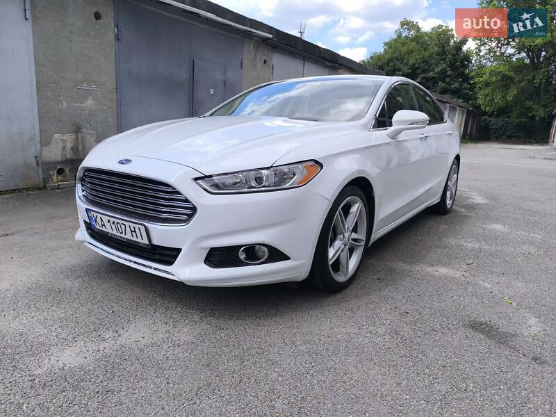Седан Ford Fusion 2015 в Києві