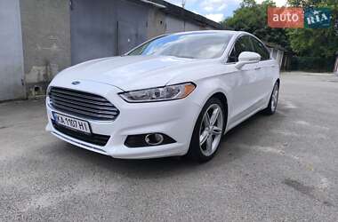 Седан Ford Fusion 2015 в 