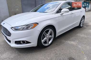 Седан Ford Fusion 2015 в 