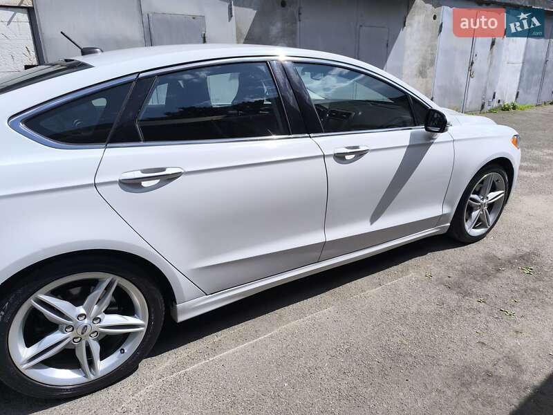 Седан Ford Fusion 2015 в Києві