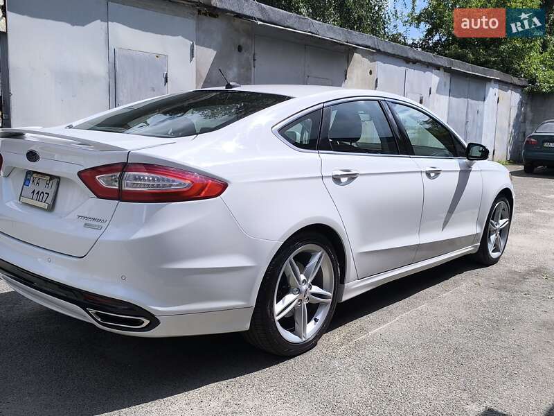 Седан Ford Fusion 2015 в Києві