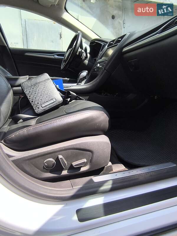 Седан Ford Fusion 2015 в Києві