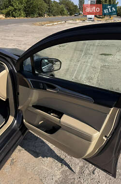 Седан Ford Fusion 2013 в 