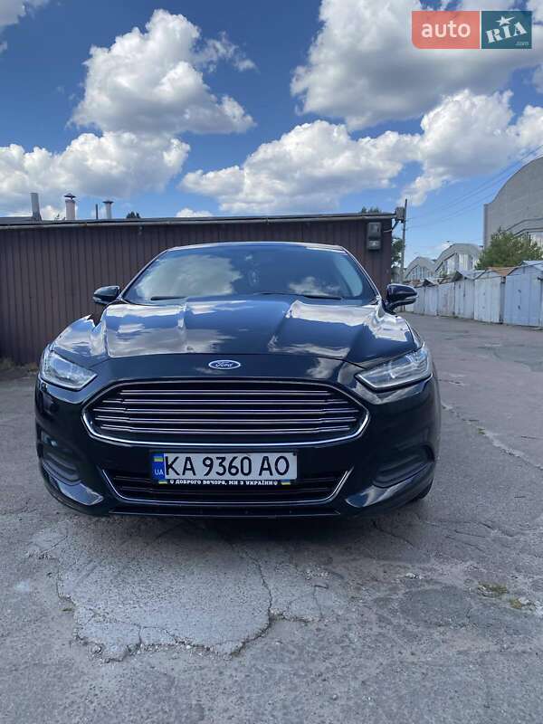 Седан Ford Fusion 2013 в 