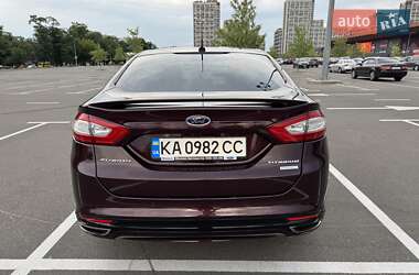 Седан Ford Fusion 2013 в 
