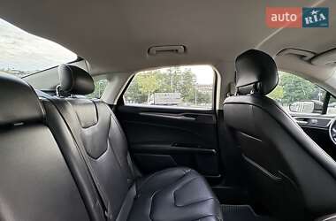 Седан Ford Fusion 2013 в 