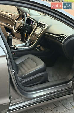 Седан Ford Fusion 2012 в 