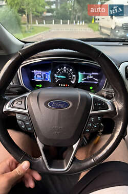 Седан Ford Fusion 2012 в 