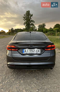 Седан Ford Fusion 2017 в 
