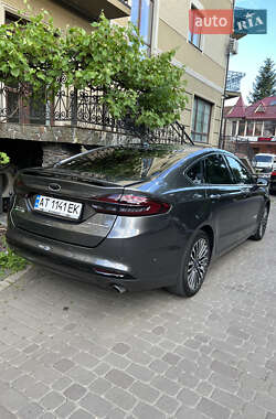 Седан Ford Fusion 2017 в 