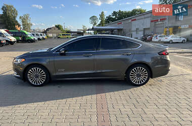 Седан Ford Fusion 2017 в 