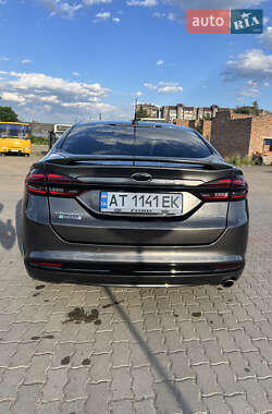 Седан Ford Fusion 2017 в 