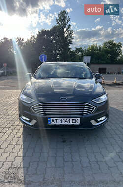Седан Ford Fusion 2017 в 