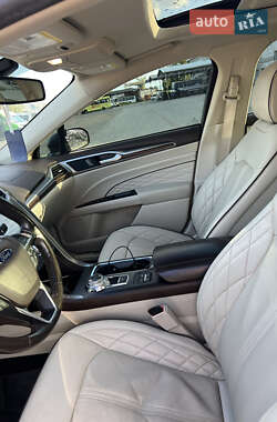 Седан Ford Fusion 2017 в 