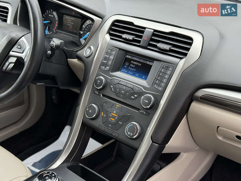 Седан Ford Fusion 2016 в Києві