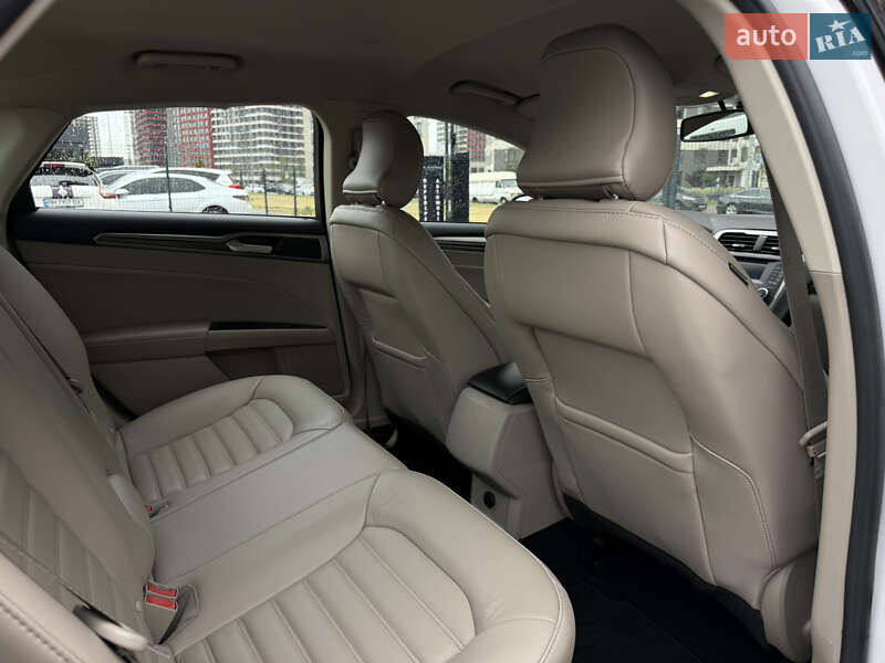 Седан Ford Fusion 2016 в Києві