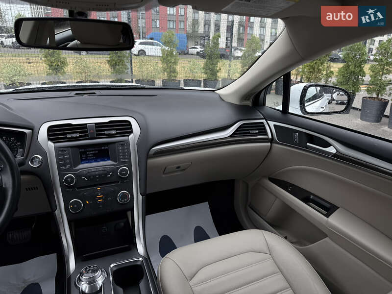 Седан Ford Fusion 2016 в Києві