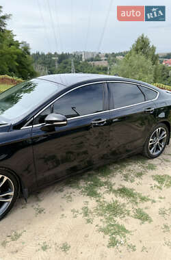 Седан Ford Fusion 2018 в 