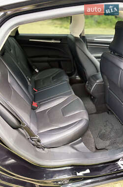 Седан Ford Fusion 2018 в 