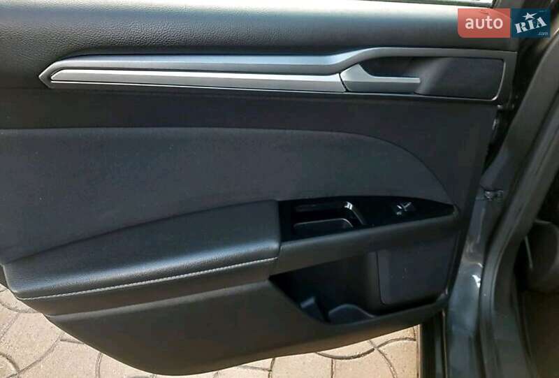 Седан Ford Fusion 2016 в Києві
