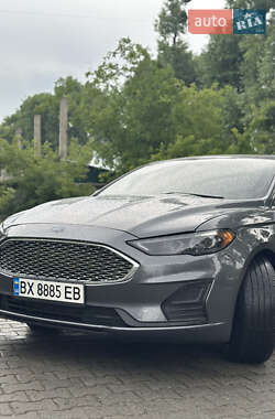 Седан Ford Fusion 2019 в 