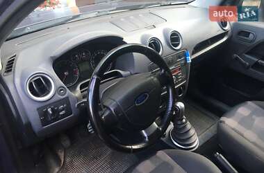 Хэтчбек Ford Fusion 2006 в 