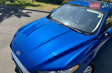 Седан Ford Fusion 2016 в 
