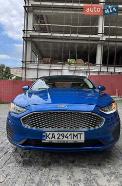 Седан Ford Fusion 2019 в 