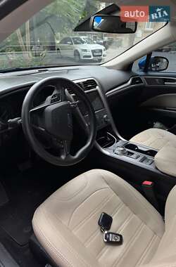 Седан Ford Fusion 2019 в 