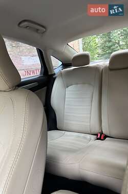 Седан Ford Fusion 2019 в 