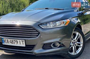 Седан Ford Fusion 2015 в 