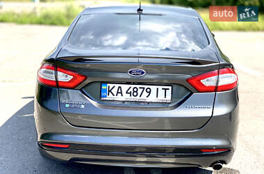 Седан Ford Fusion 2015 в 