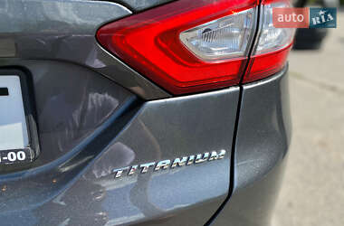 Седан Ford Fusion 2015 в 