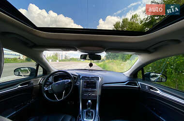 Седан Ford Fusion 2015 в 
