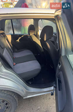 Хэтчбек Ford Fusion 2011 в 