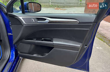 Седан Ford Fusion 2015 в 