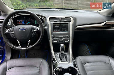 Седан Ford Fusion 2015 в 