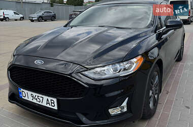 Седан Ford Fusion 2019 в 