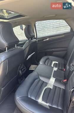 Седан Ford Fusion 2017 в 