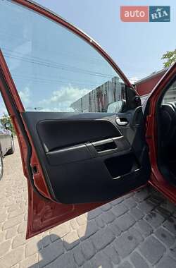 Хэтчбек Ford Fusion 2008 в 