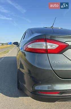 Седан Ford Fusion 2014 в 