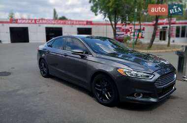 Седан Ford Fusion 2016 в 