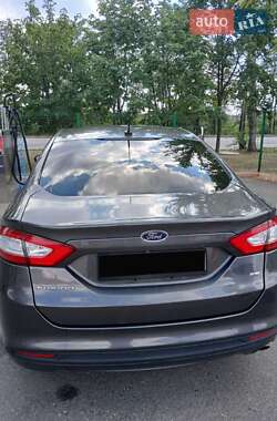Седан Ford Fusion 2016 в 