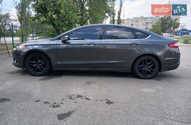 Седан Ford Fusion 2016 в 