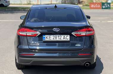 Седан Ford Fusion 2019 в 
