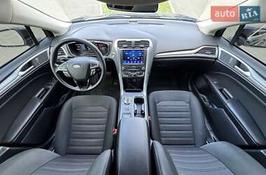 Седан Ford Fusion 2019 в 