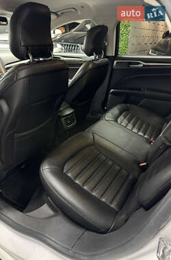 Седан Ford Fusion 2013 в 
