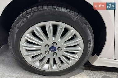 Седан Ford Fusion 2013 в 