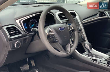 Седан Ford Fusion 2015 в 