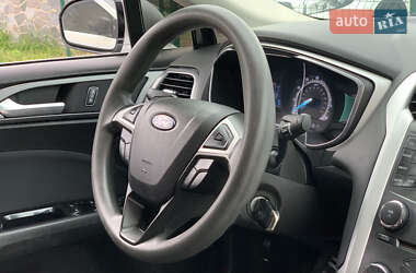 Седан Ford Fusion 2015 в 